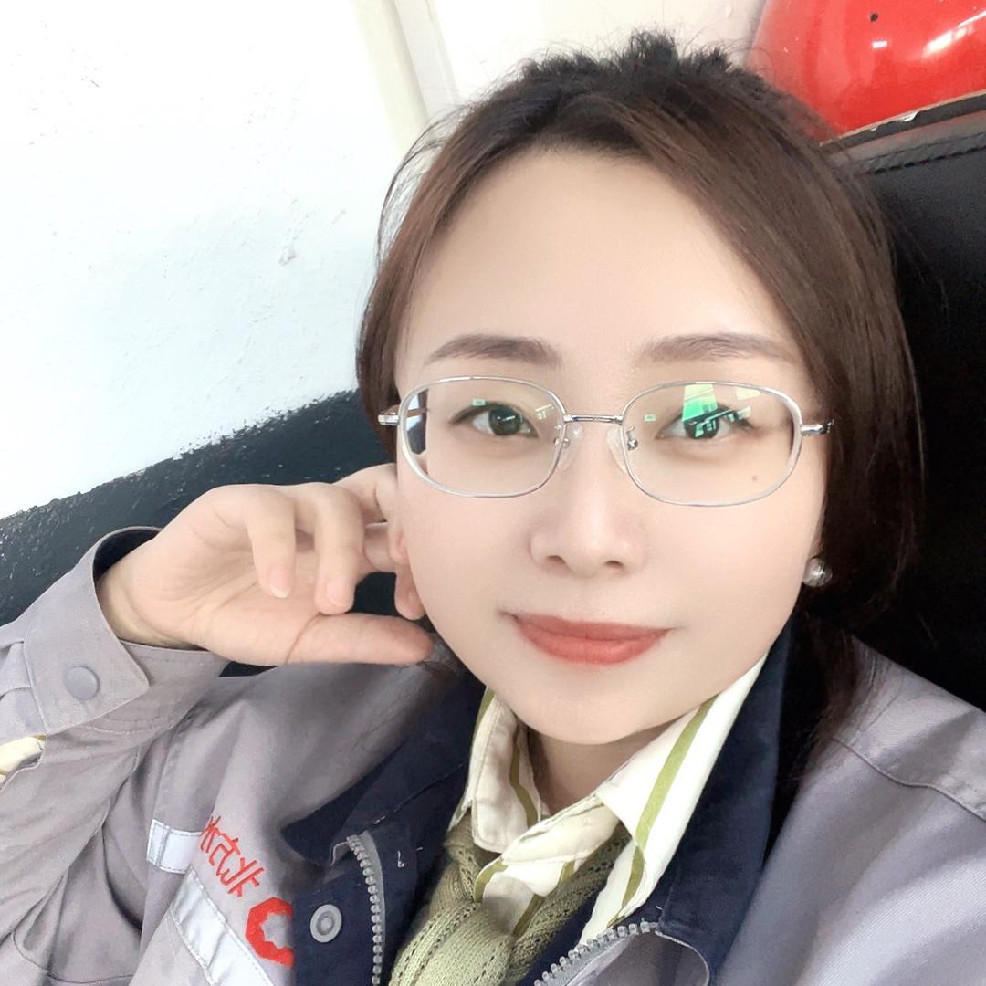 朝阳照清池