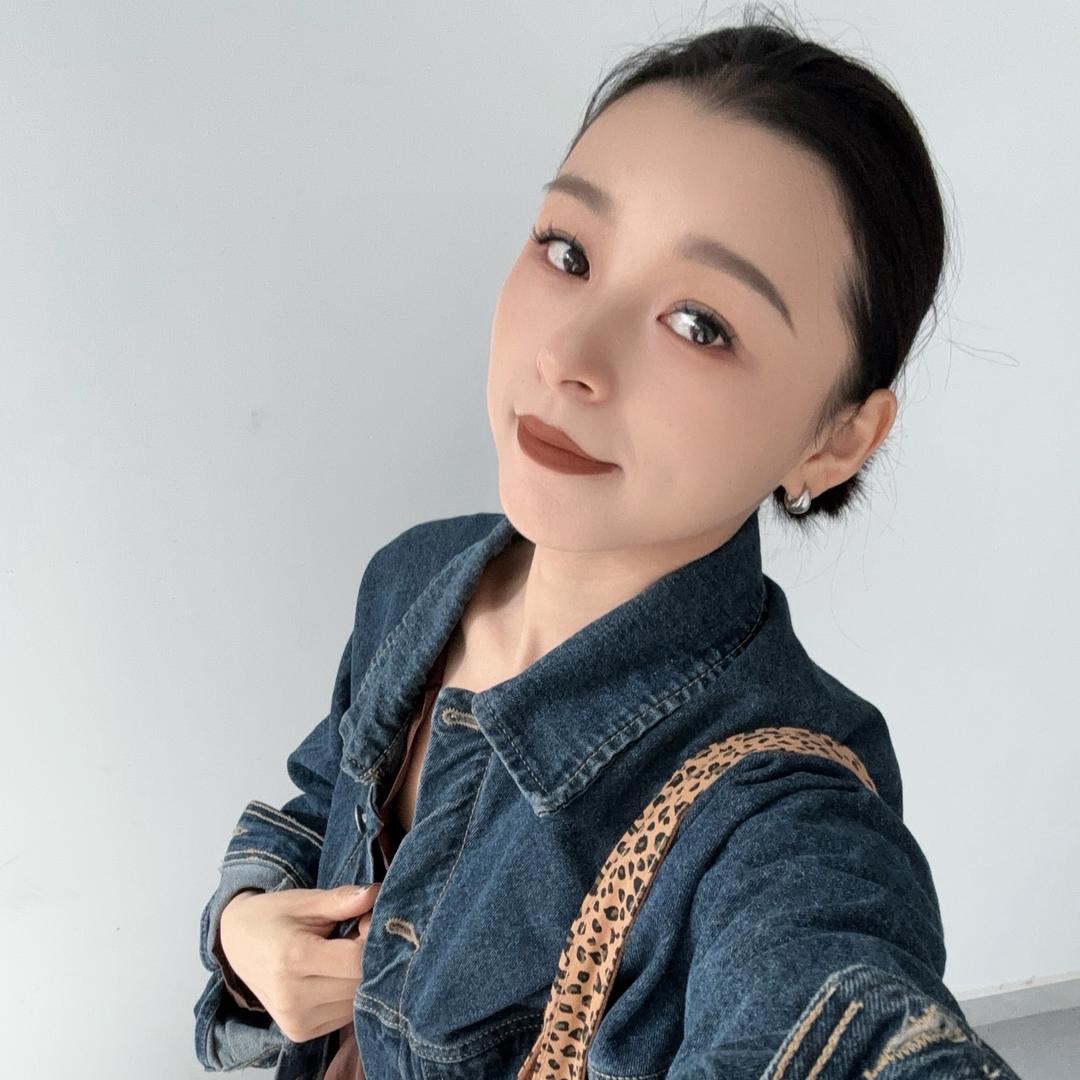 是蕾蕾吖