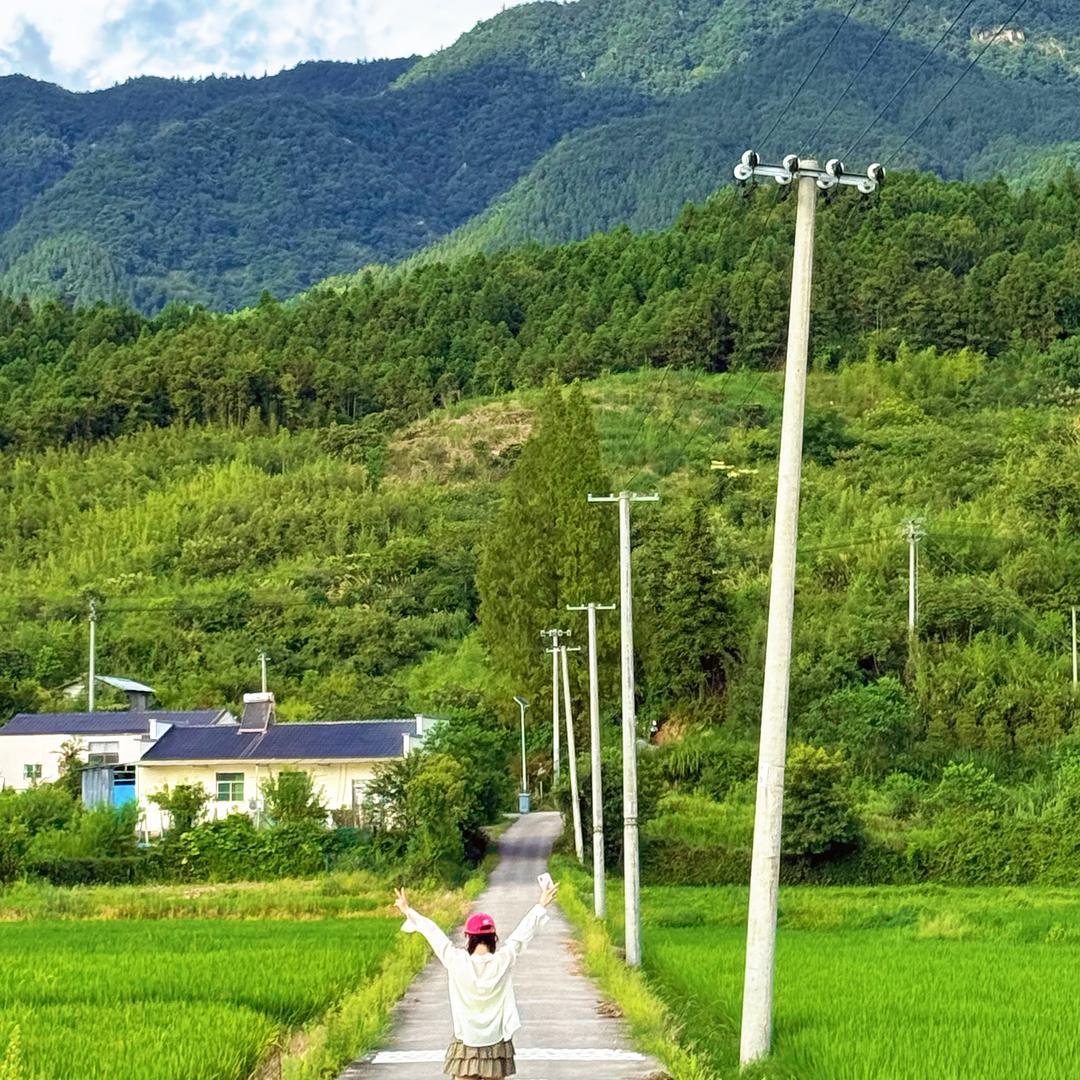 ESSENTIALS GLEN童装