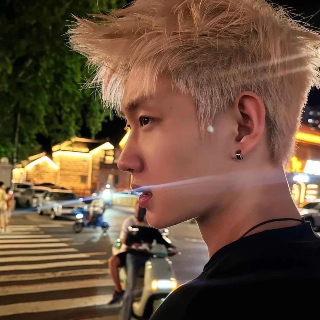 4𝐮𝐅𝐚𝐥𝐥𝐢𝐧𝐠_★