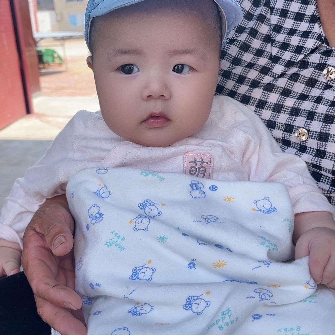 盼婷       五一的妈妈
