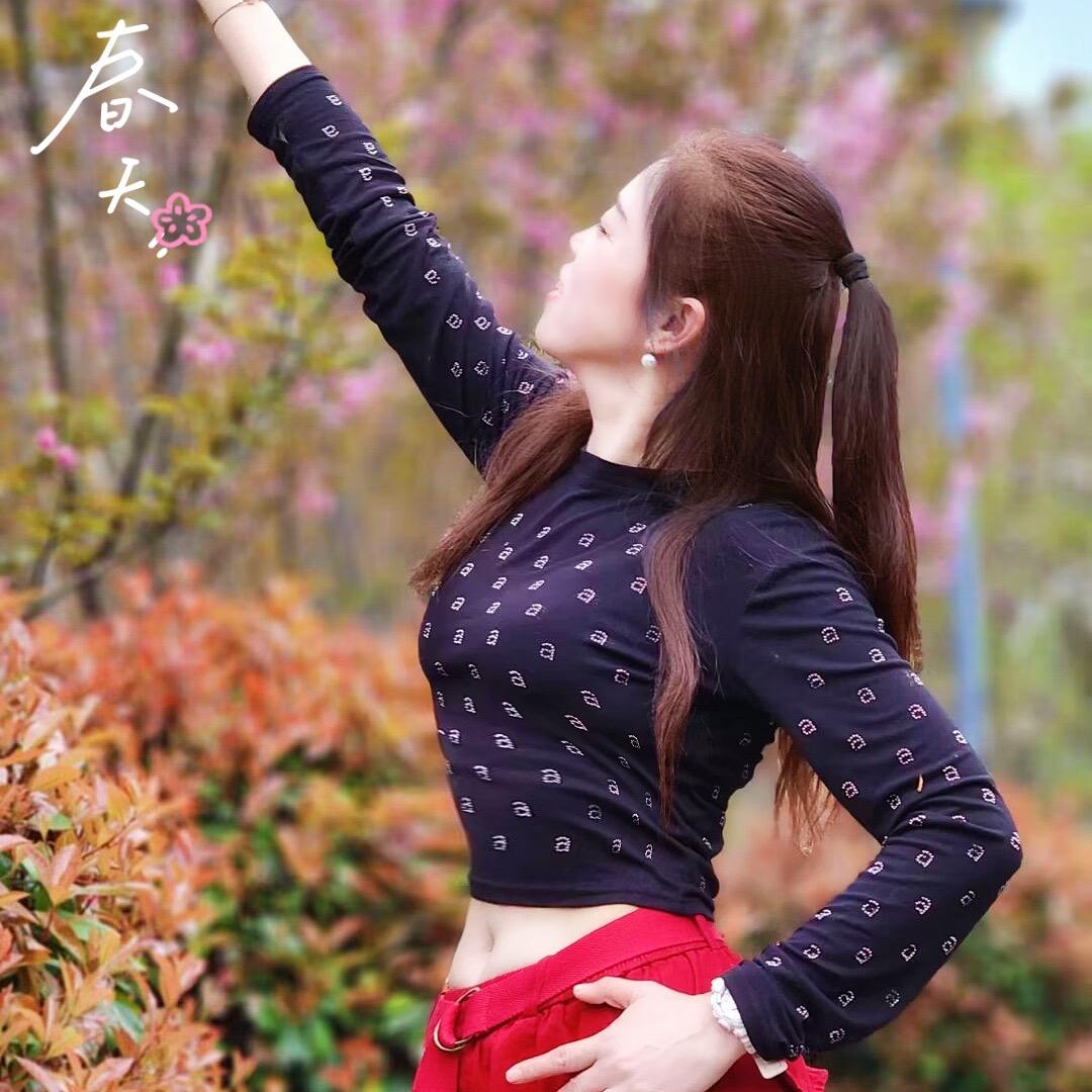 张玲玲（蚌埠嘉年华玲玲曳舞团）