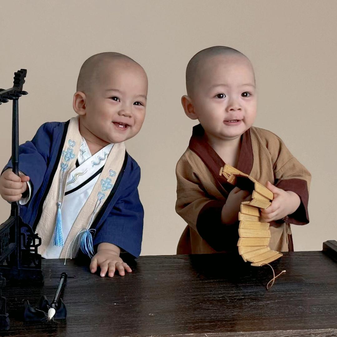 俩个小龙子