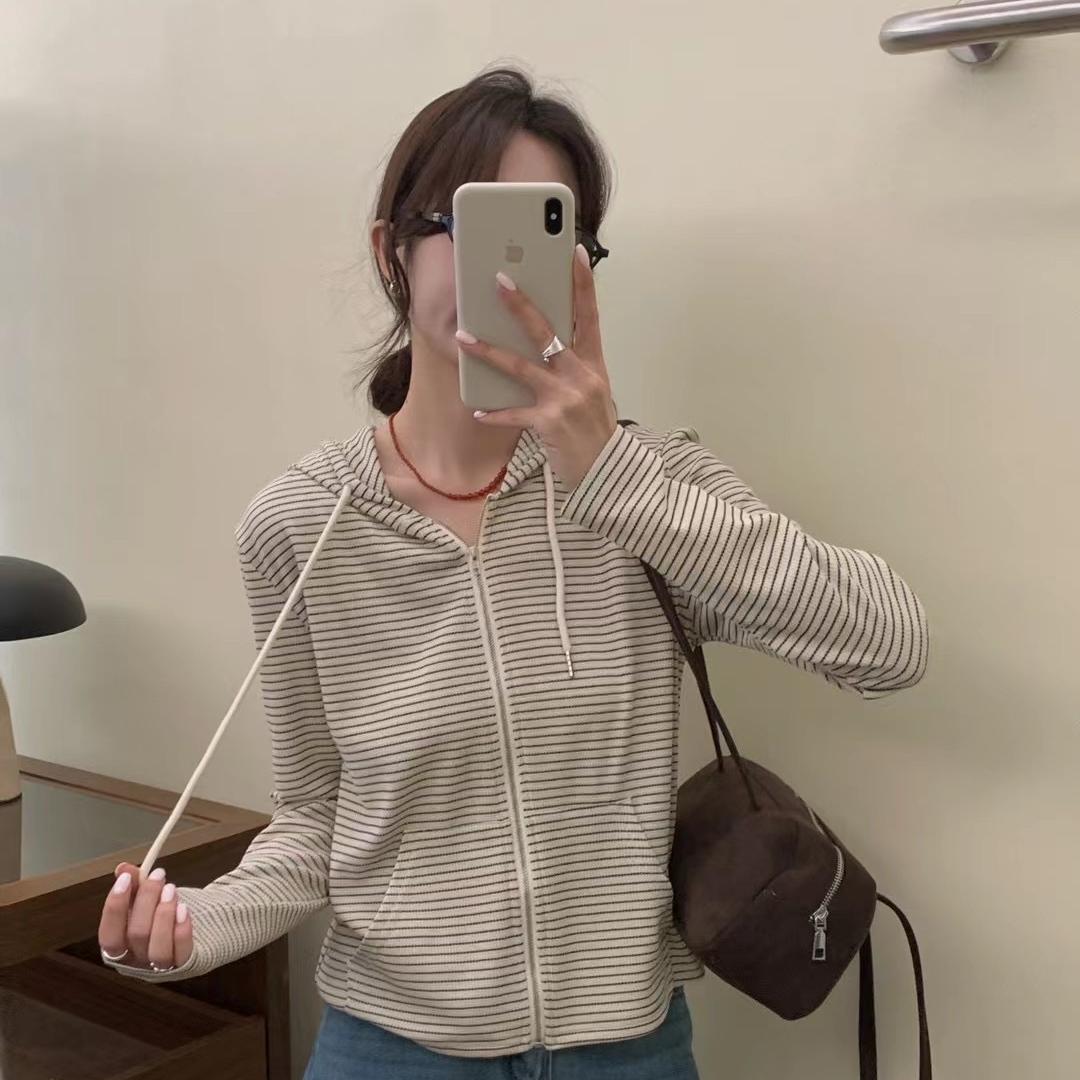 曼曼服装