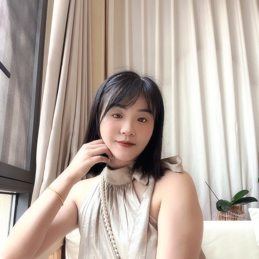 文洁洁。