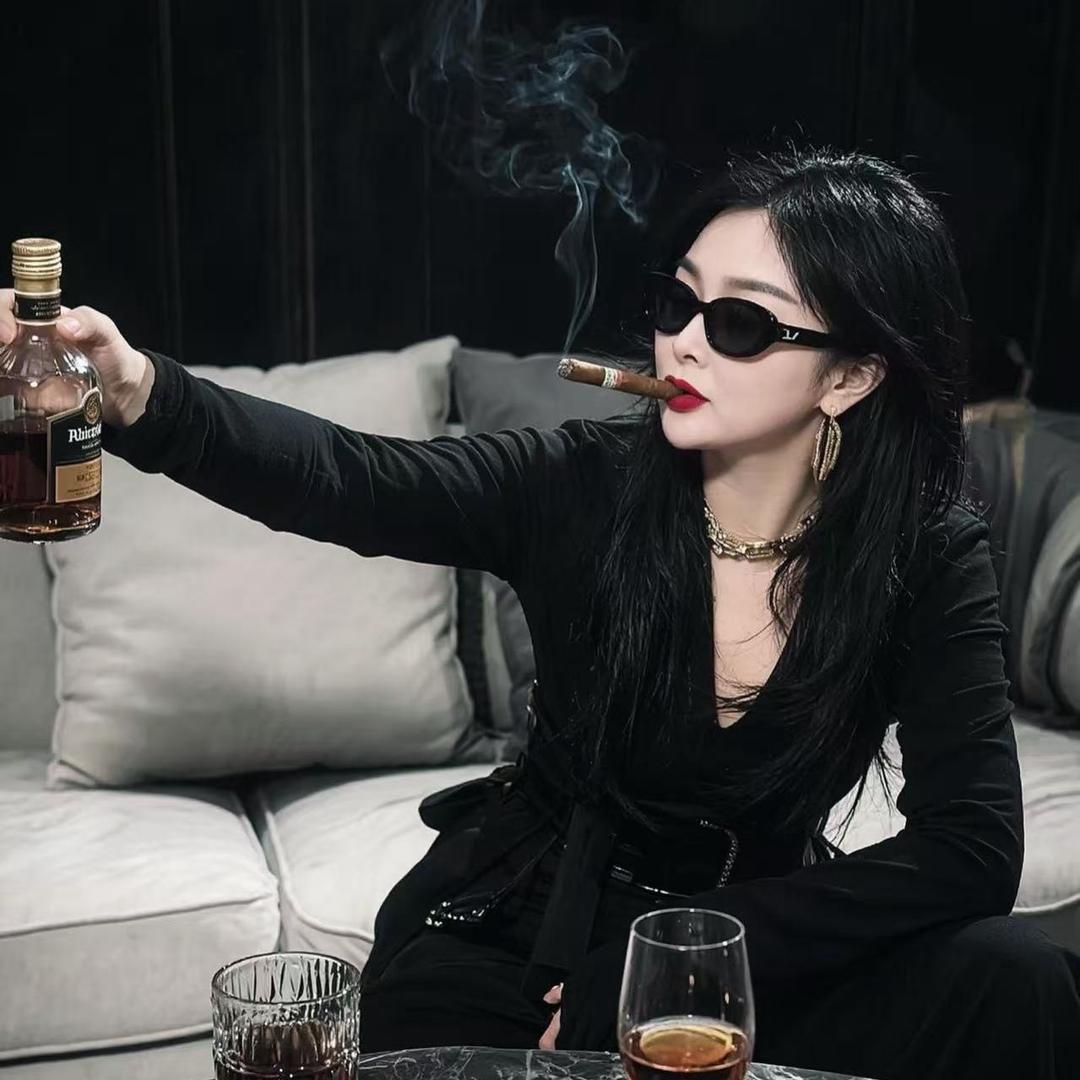 连云港大妞（纹身师）