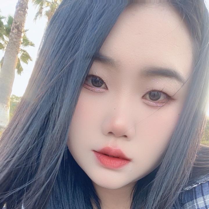 丫丫🌸小情情🌸