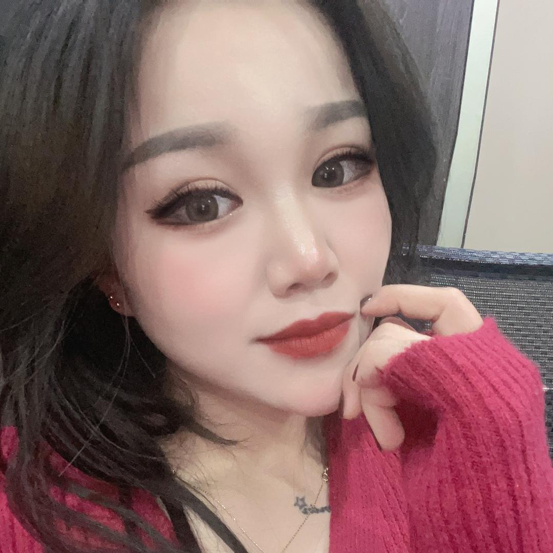 灿灿穿戴甲批发（老板娘）