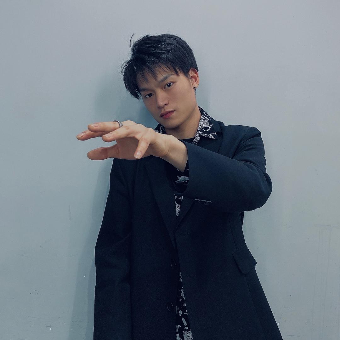 冯遥盘州市羽柒美发造型馆