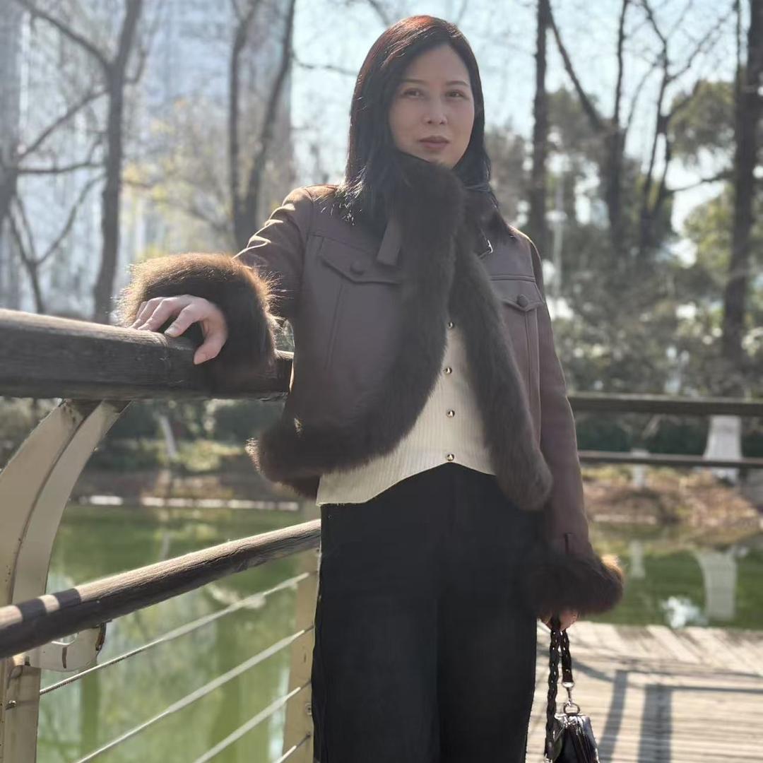 @莉莉