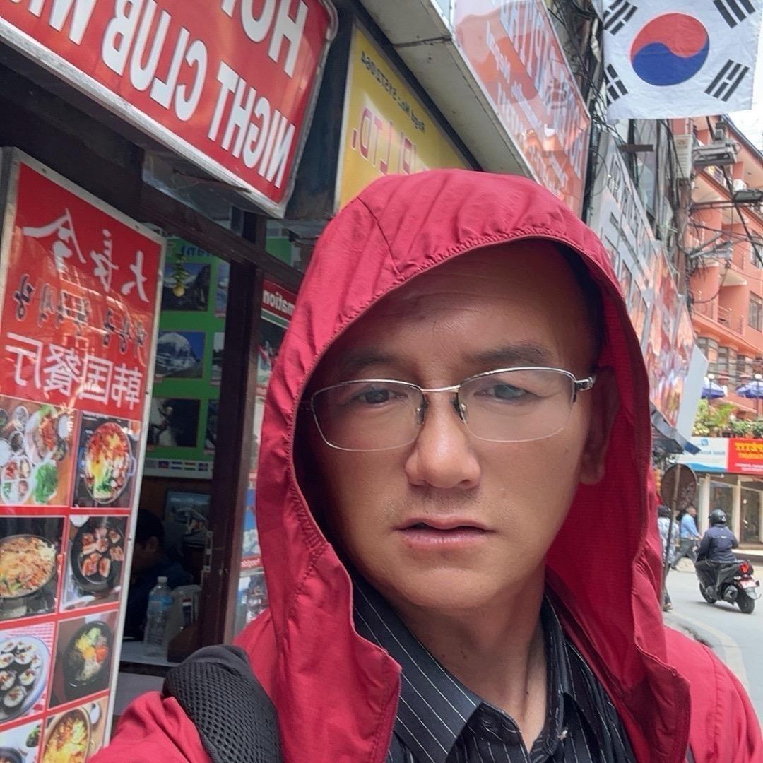眼镜在路上