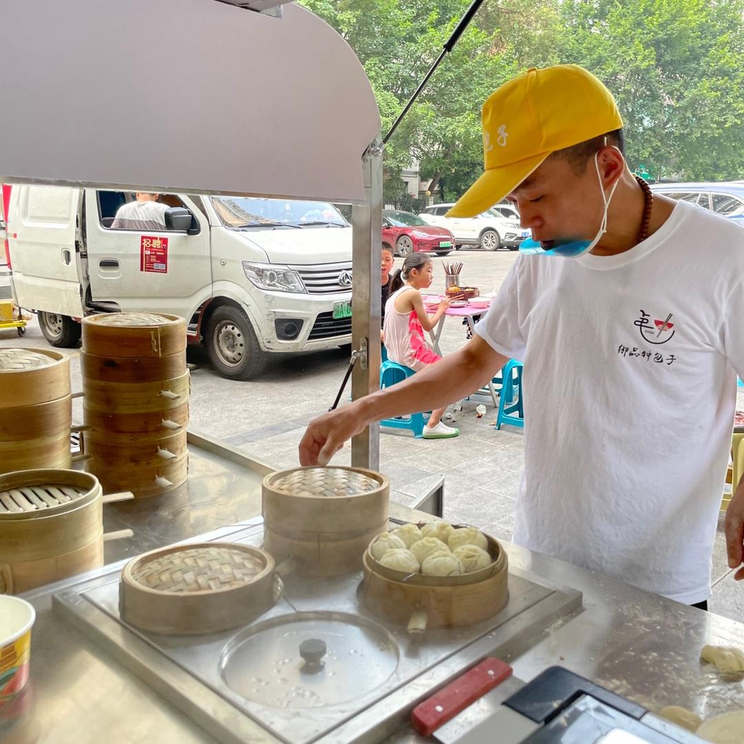 亮哥包子铺