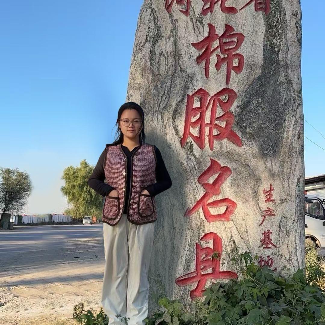 杨杨，中老年服饰工厂