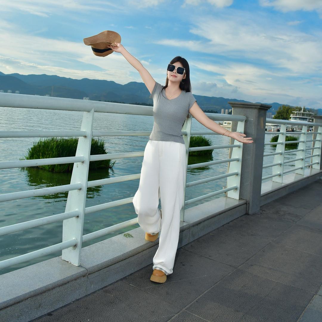 平坝久久名车（琴姐）