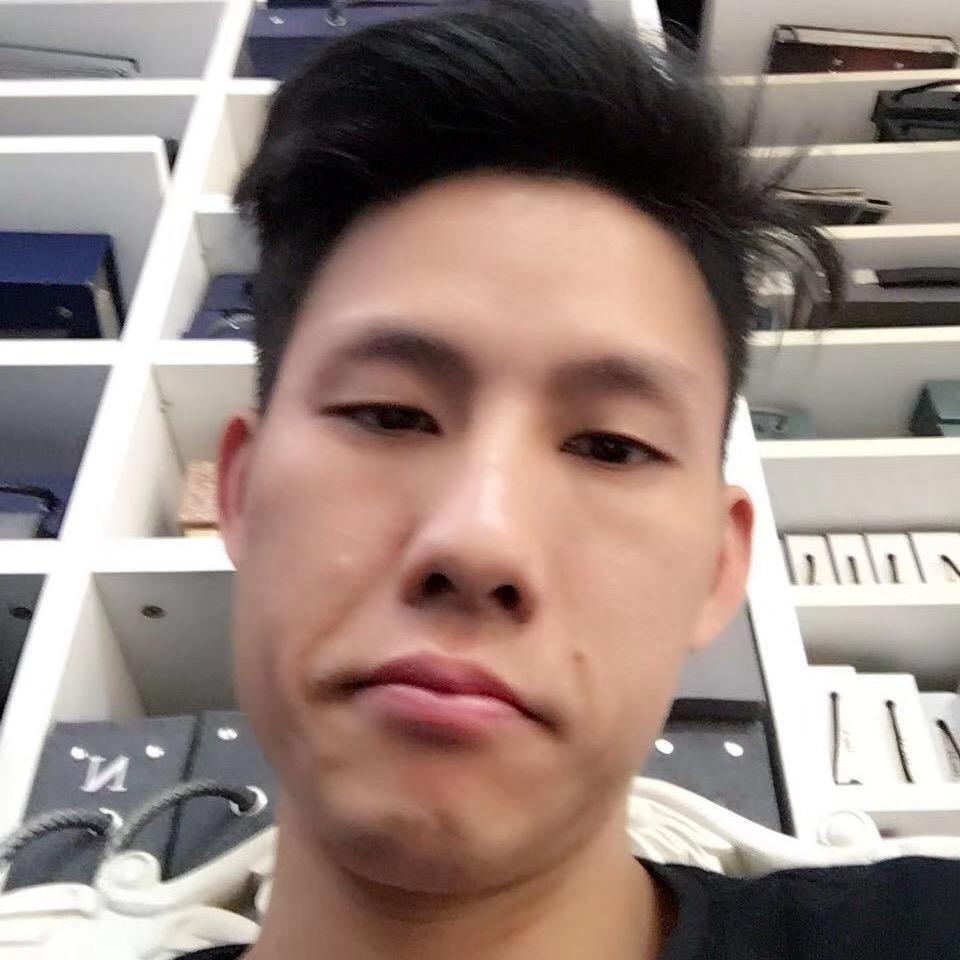 威