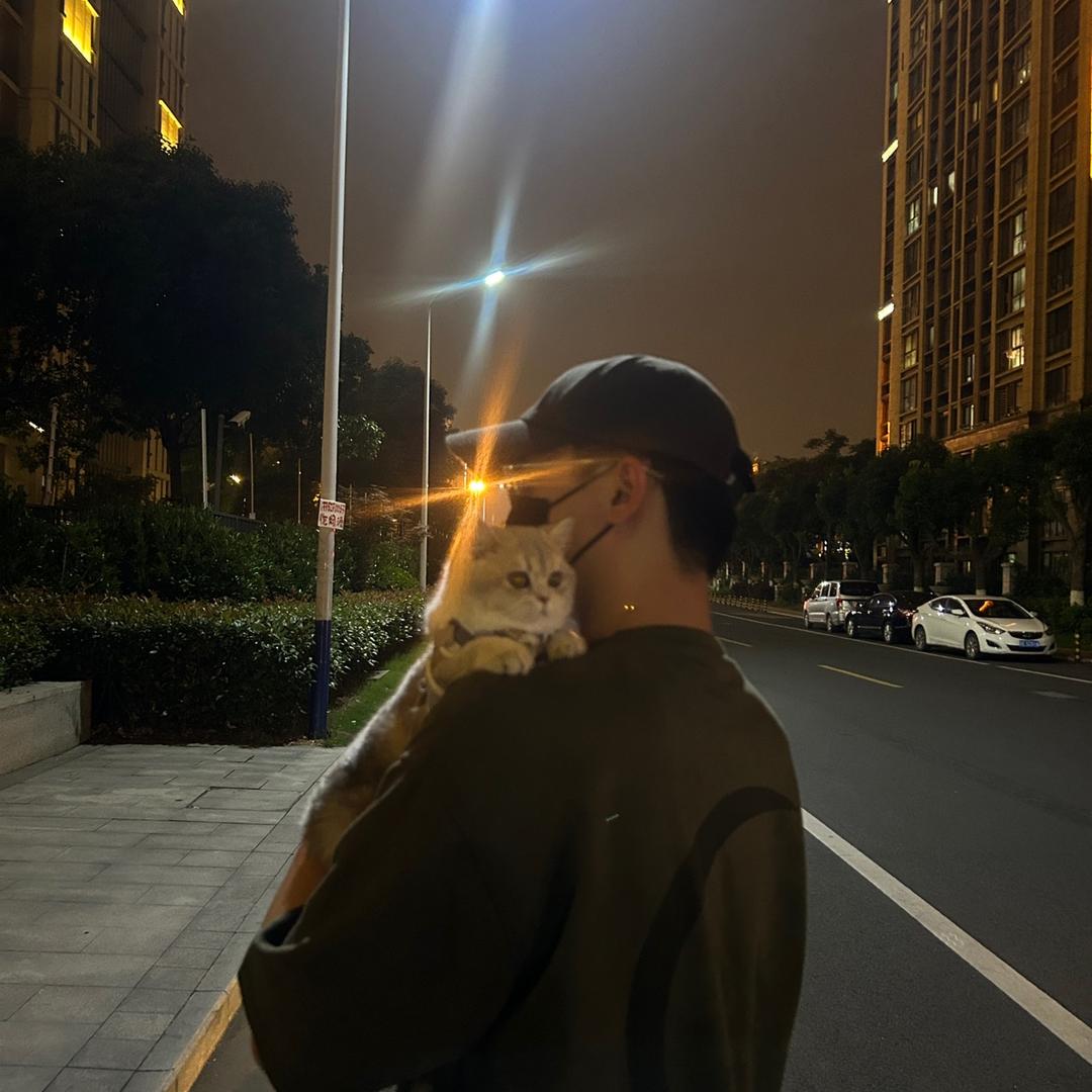 蓝色小夜灯🎹