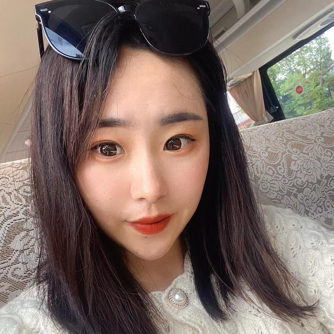 杨姑娘吃喝玩乐