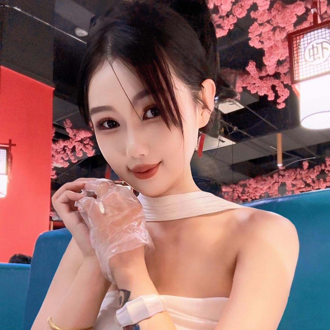 烟店嘿妹潮流女装👗@烟店嘿将军男装👕