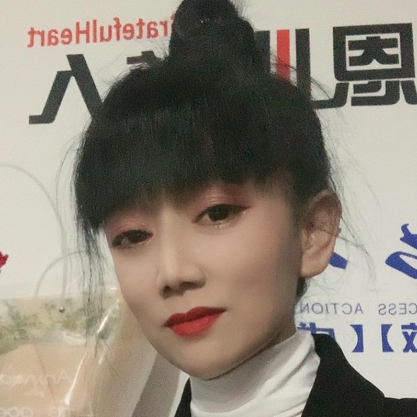 彬彬一笑很倾城