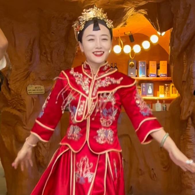 白大嘴（百变一姐）