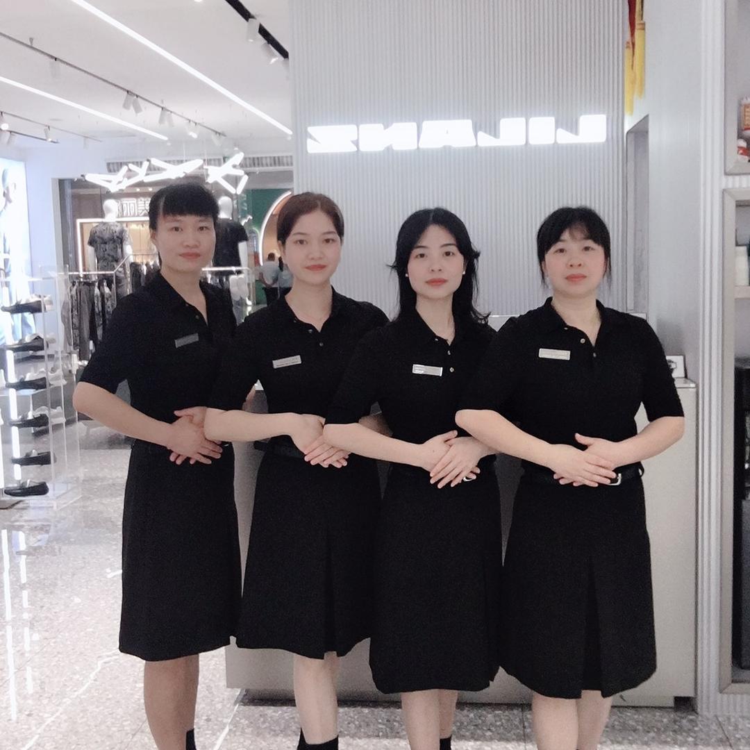 新化东方广场利郎男装