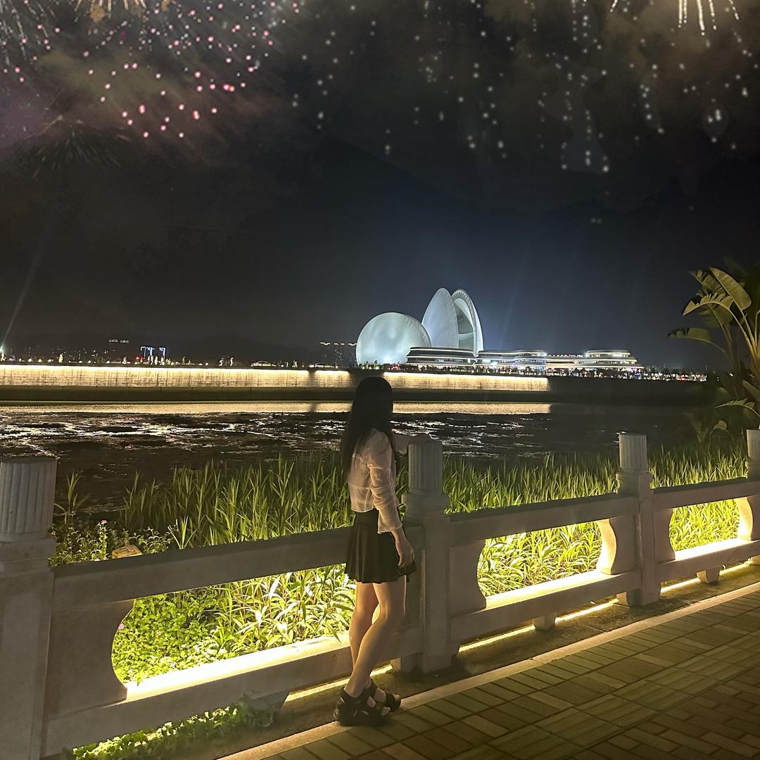 🕊️ 颜哈哈 🌻