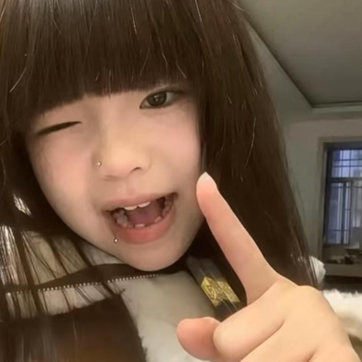 爱放烟花的小女孩