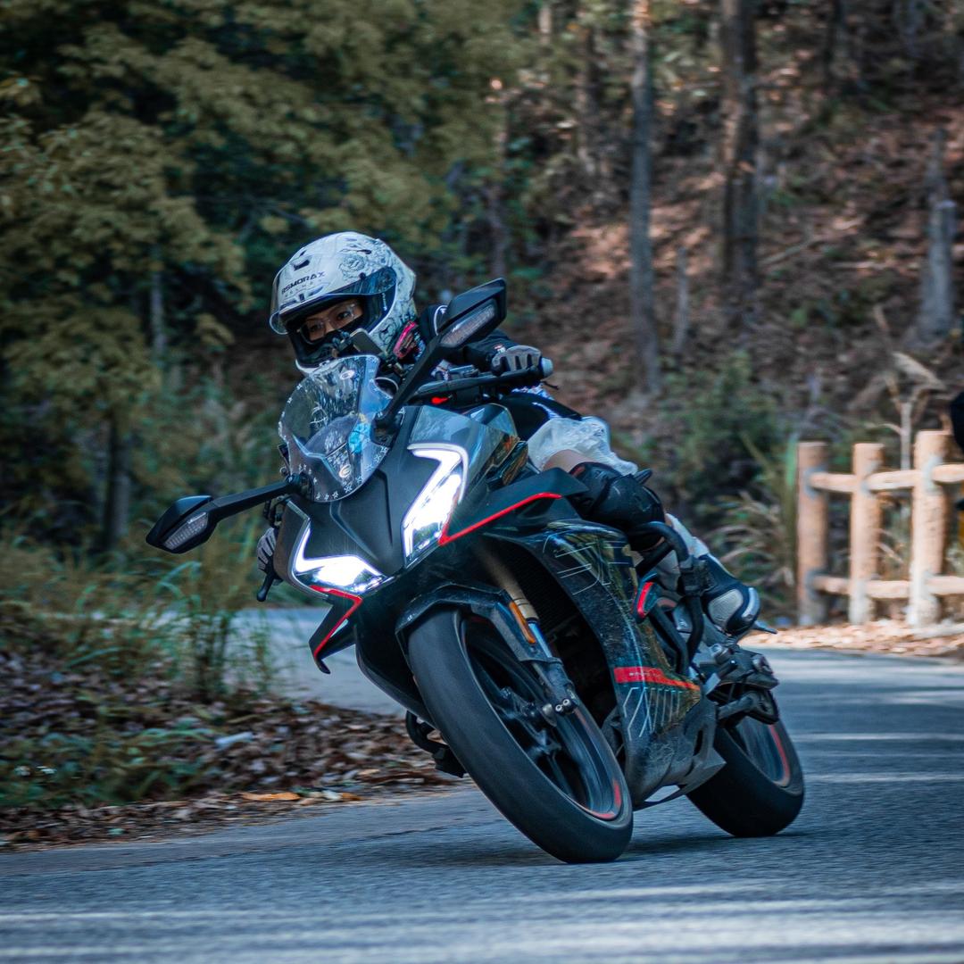 骑老奶奶闯红灯（炒车版）