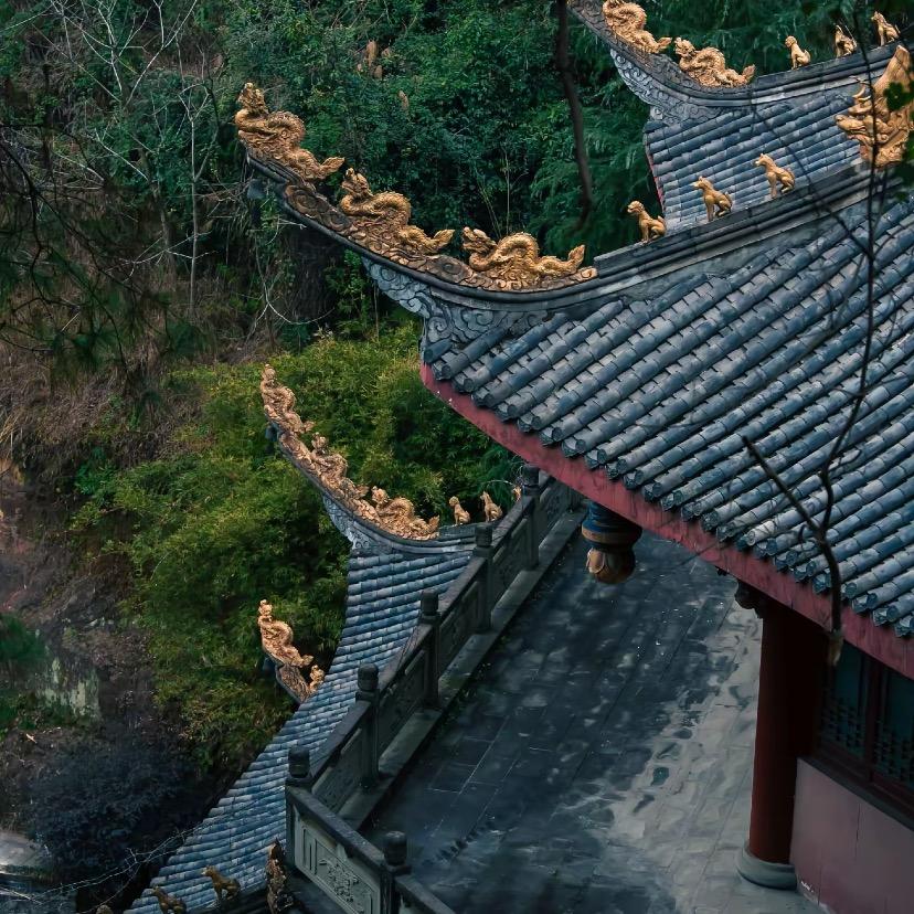 明明居士