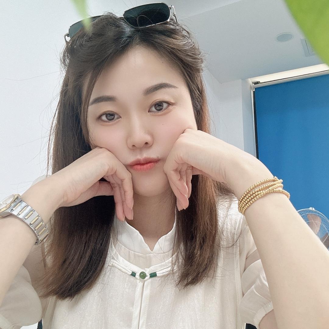 张馨月136026528