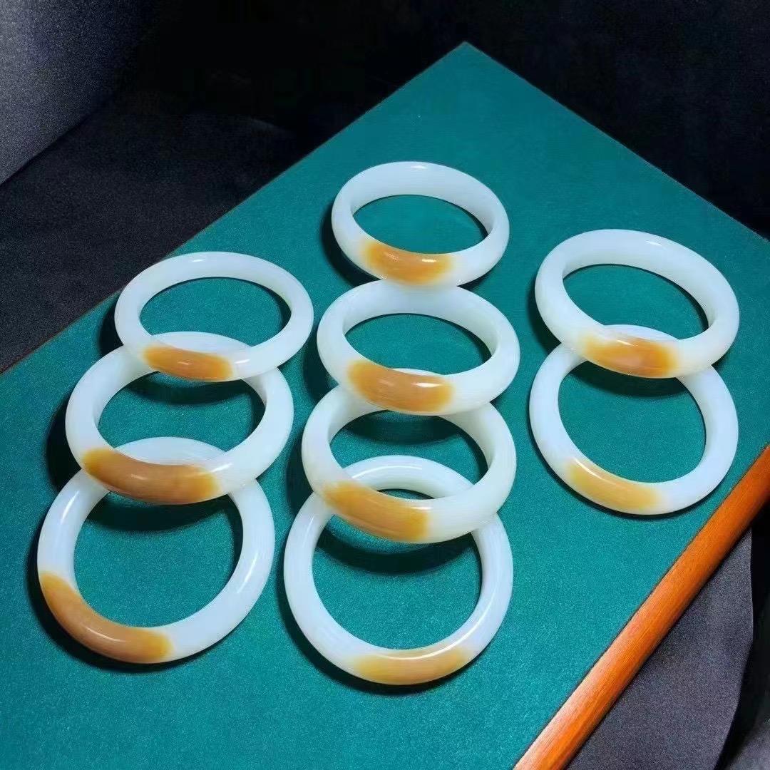 聚财缘和田玉