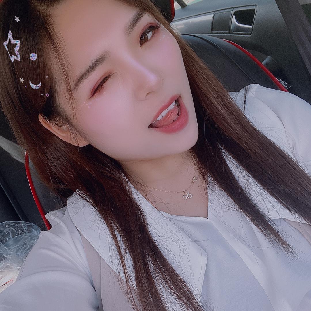 冯小娟❤（连赞拉黑）