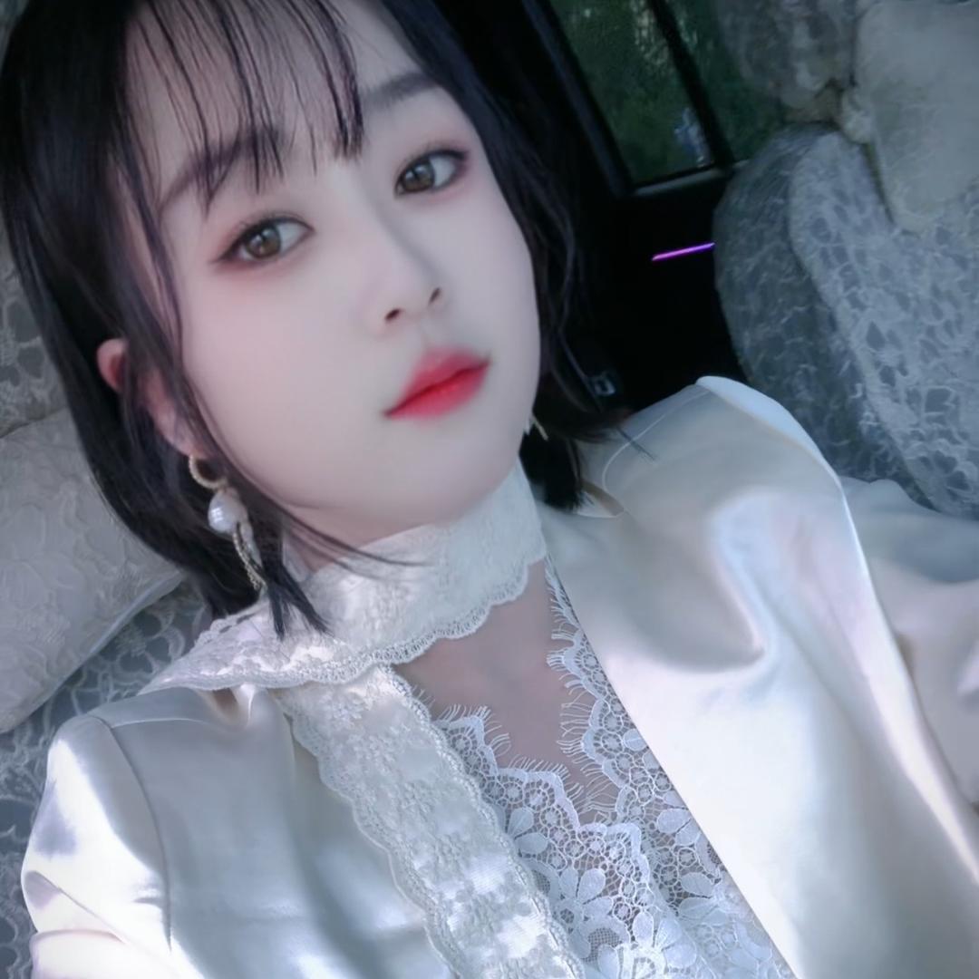 尹贤幻化妆师