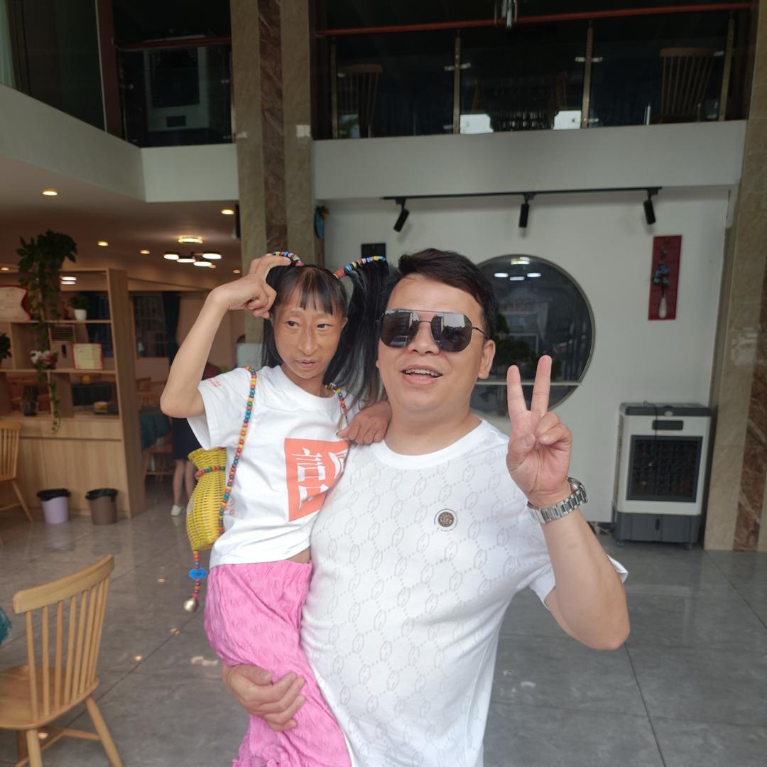 小小表哥