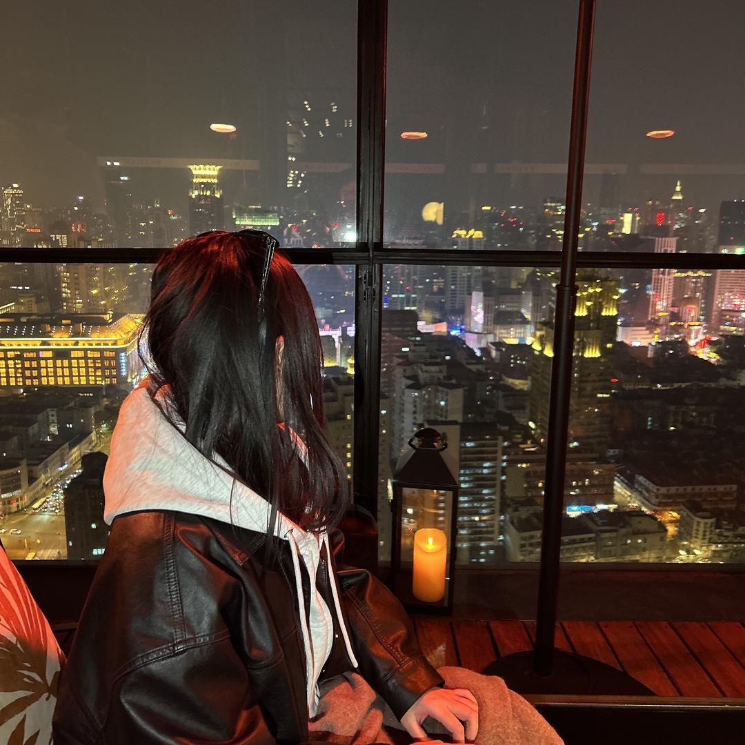 是Alaia啦