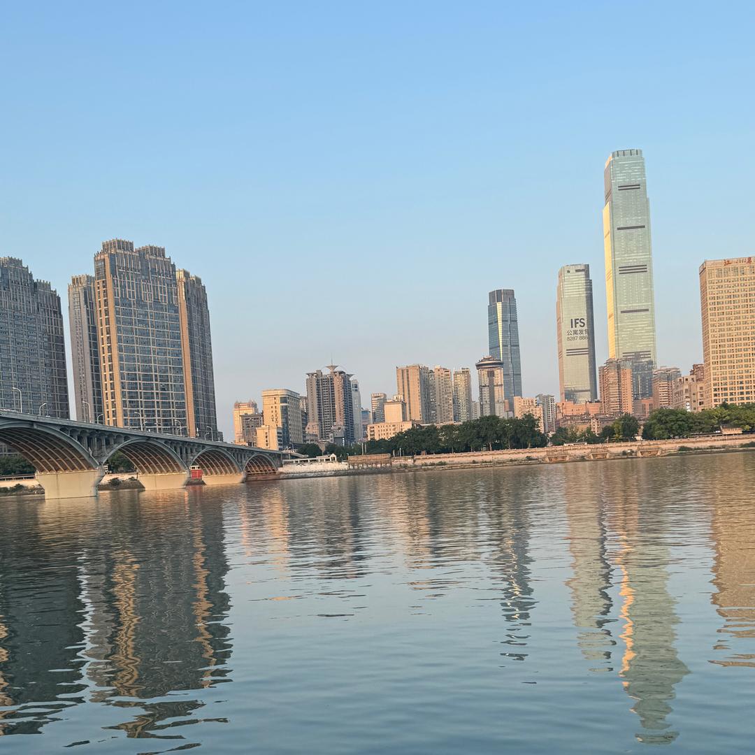 田甜（结缘商品在橱窗）