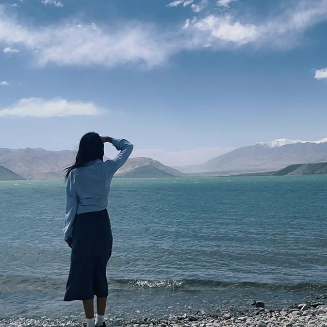 暖风熏得游人醉