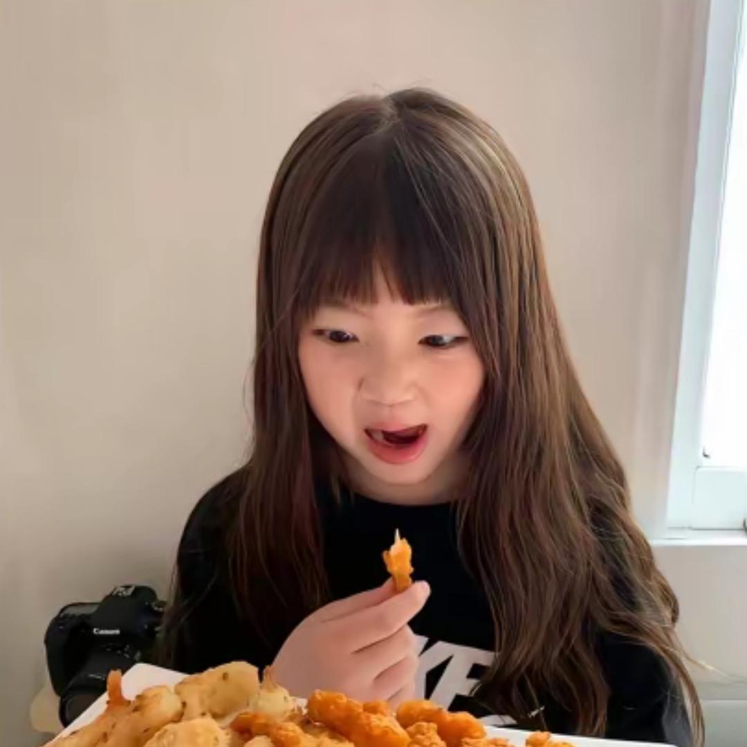 妮_