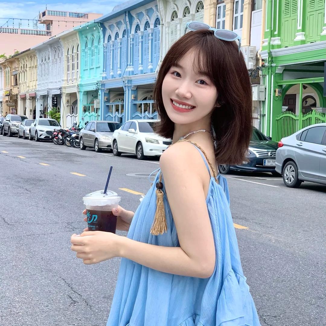 丫头吖