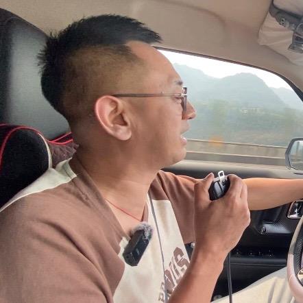 资深领队大嘴猴