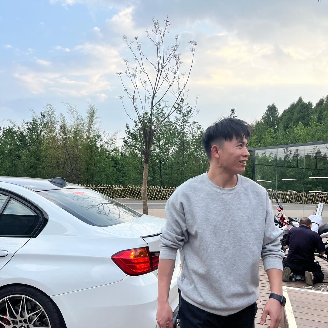 昆明大师兄二手车（伍豪）