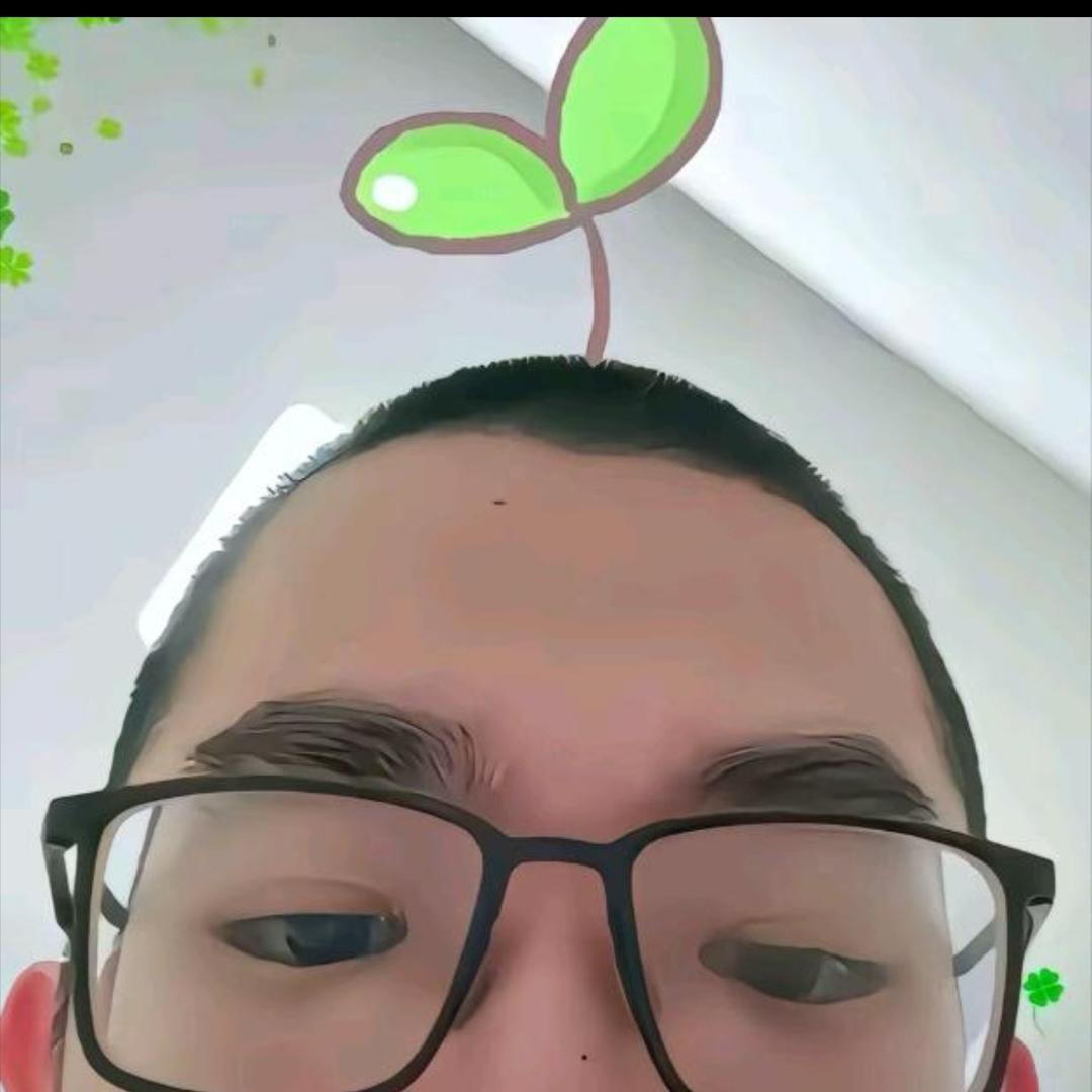 偷了霸总蕾丝内裤套头上狂奔的那个雨夜