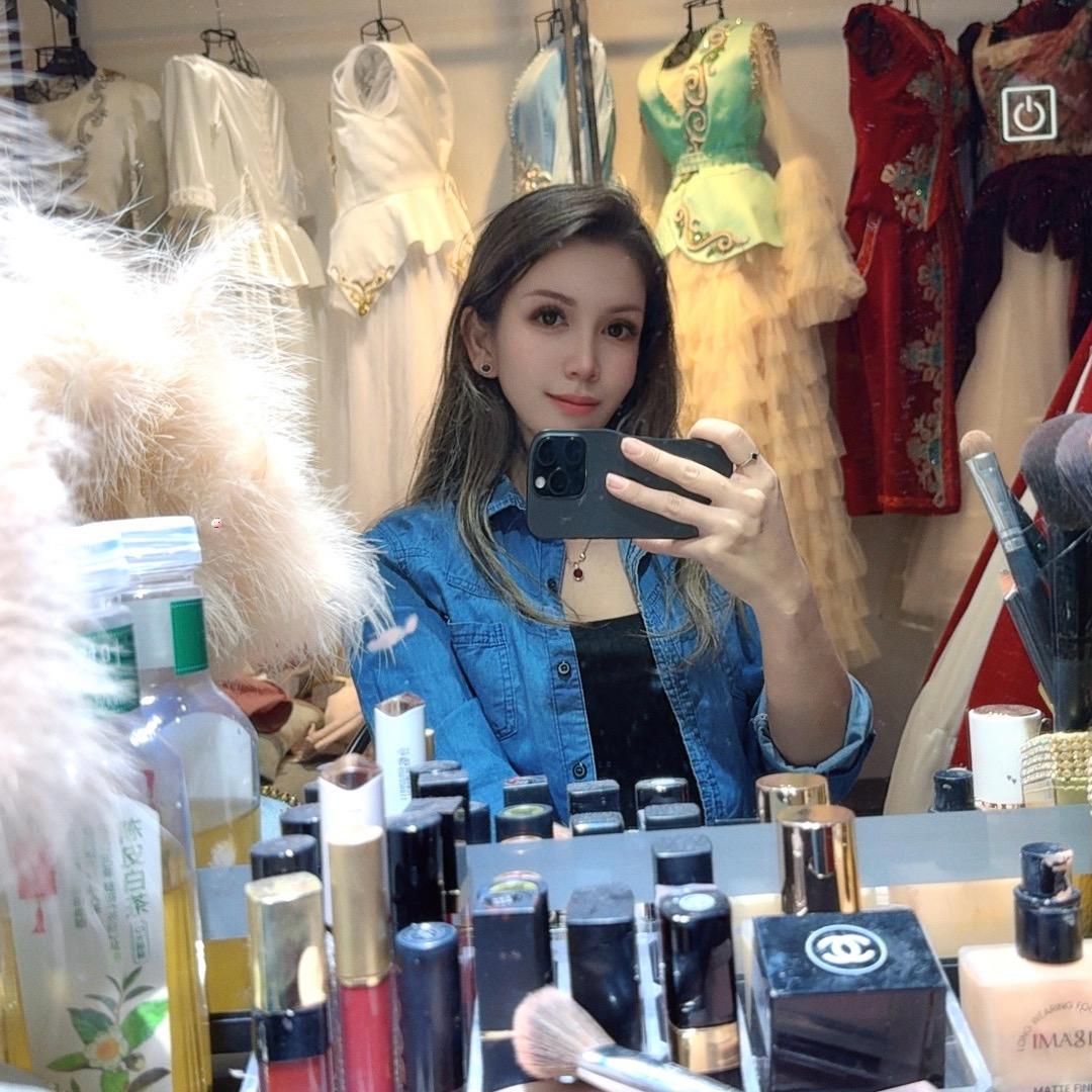闺蜜坊婚纱礼服店