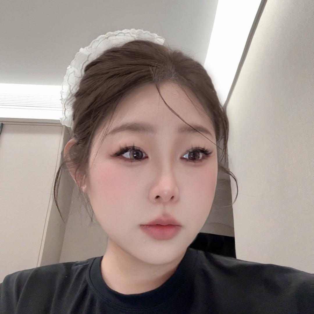 李静服装店LEEJINGSTUDIO