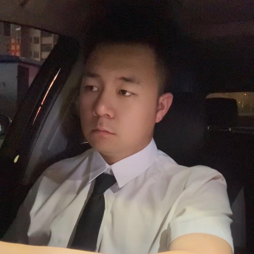 深圳滴滴轻享专车的光君