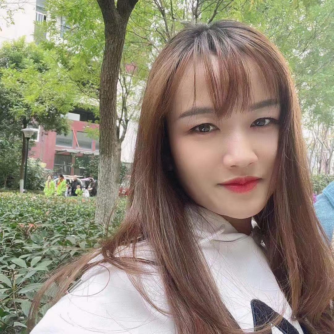 三妹彩彩