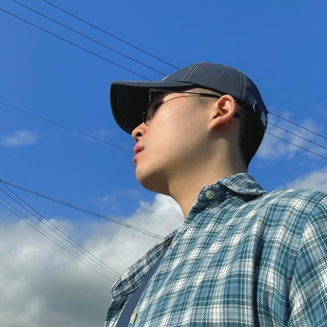 偷看了你好几秒