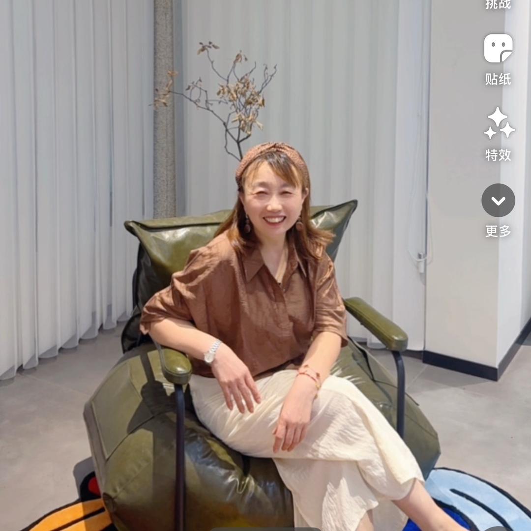 众鑫精品妈妈装工厂店