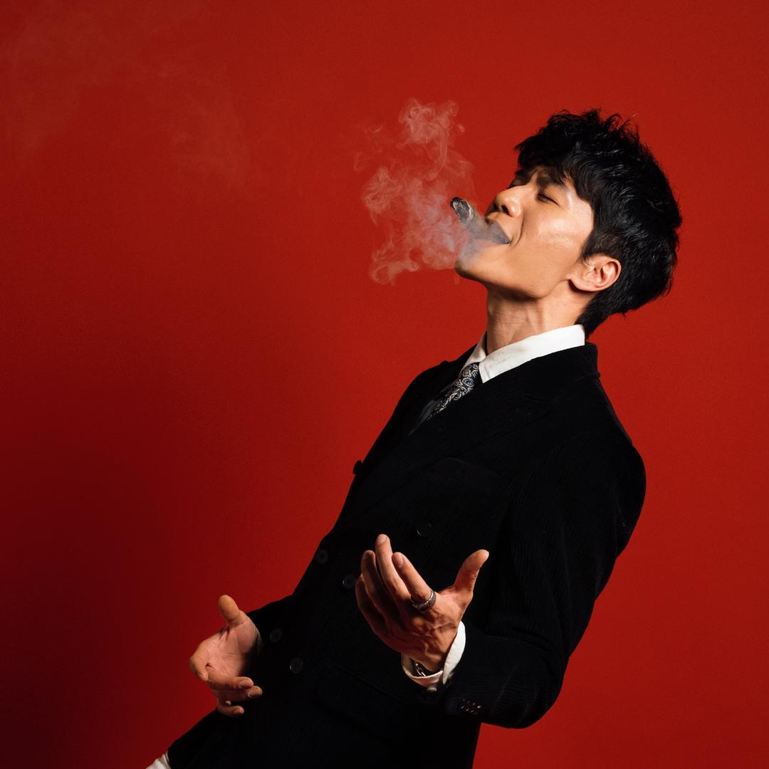 烨赫然