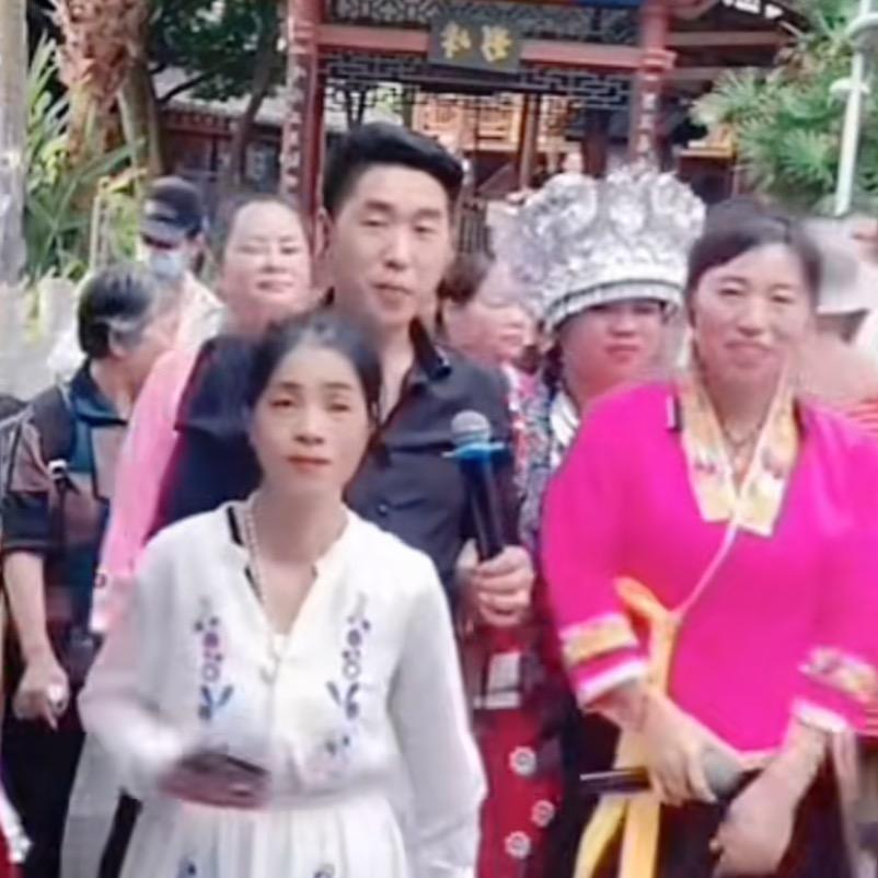 迁江红梅